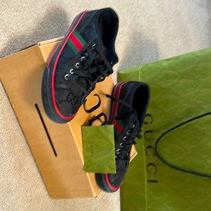 GUCCI men sneakers black off the grid 1977 size 8+ (fits shoe size 9)